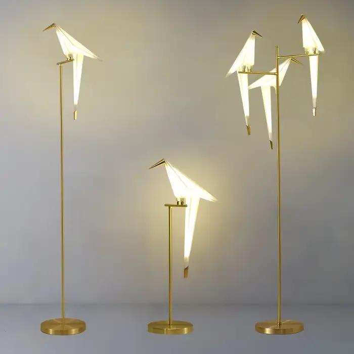 Lampadaire nordique oiseau créatif acrylique mille grues en papier lampadaires pour salon chambre décor à la maison lampe sur pied en or