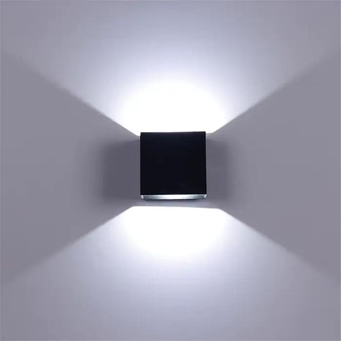 Applique murale LED d'intérieur en aluminium