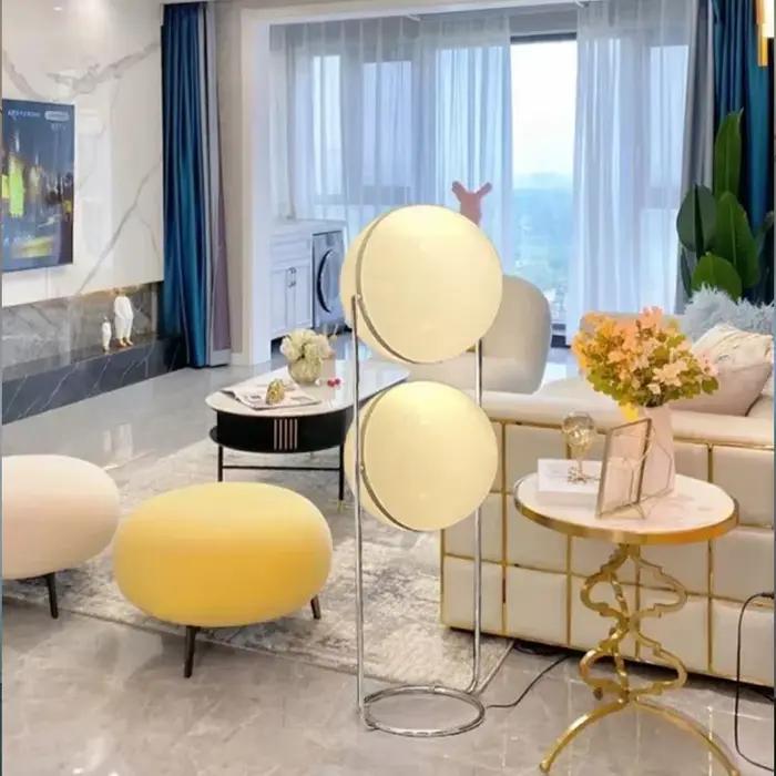 Lampadaire moderne créatif en métal chromé