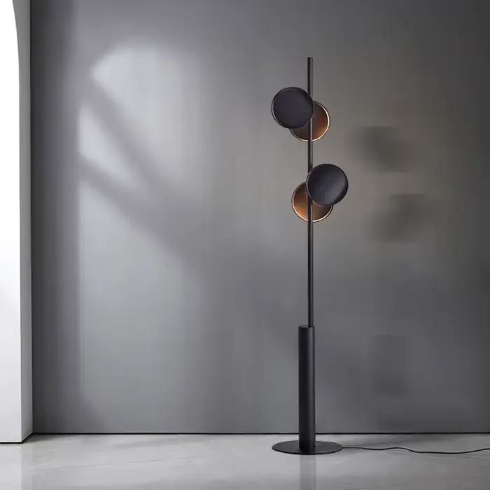 Lampadaire noir nordique