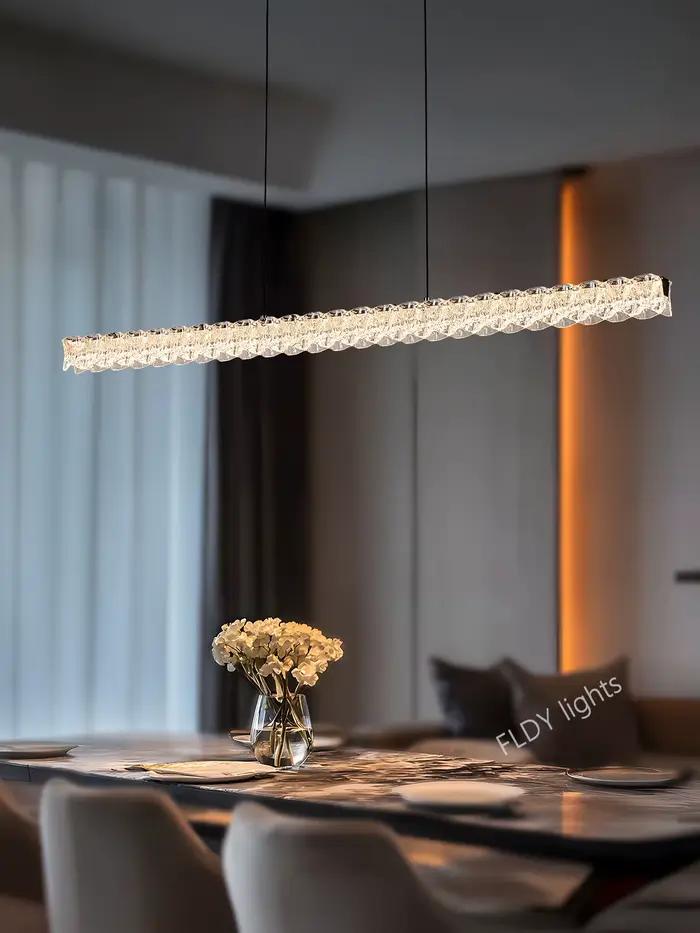 Îlot moderne table à manger lampes suspendues lumière italienne luxe longue bande salle