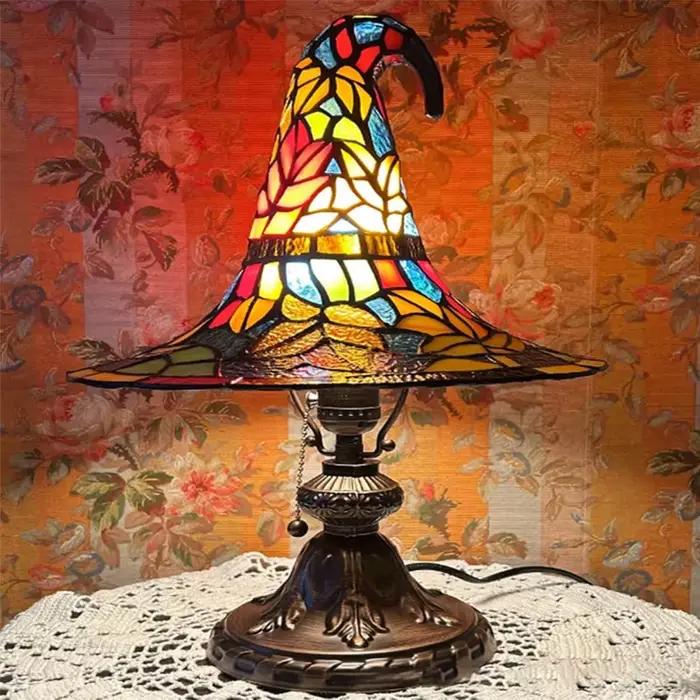 Lampe chapeau de sorcière en vitrail