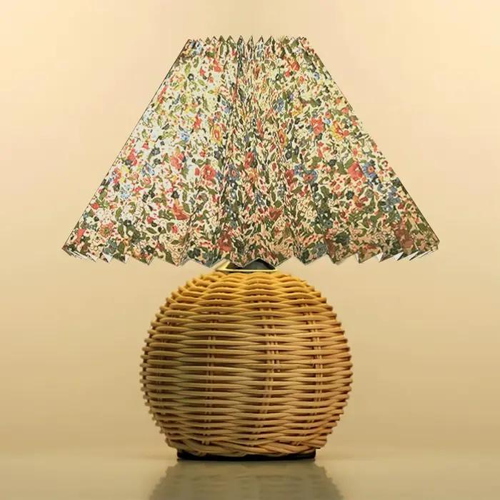 Lampe de Table Vintage en osier avec abat-jour plissé