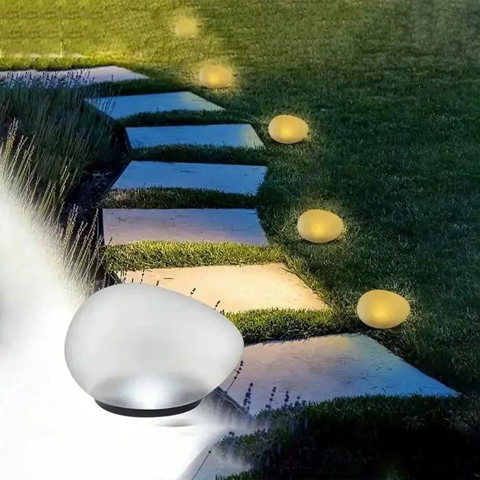 Lampe solaire en forme de galet