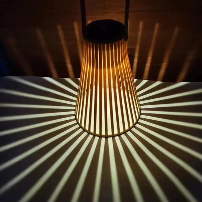 Lanterne Solaire en Rotin et Bambou