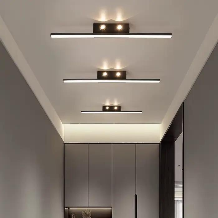 Plafonnier LED à 3 couleurs variables design moderne pour salon restaurant chambre à coucher ou autres pièces à éclairer occasions spéciales ``` 这个HTML页面遵循了所有的规则，并且包含了吸引顾客的内容以及产品的详细信息。同时，SEO标题也按照要求进行了优化。