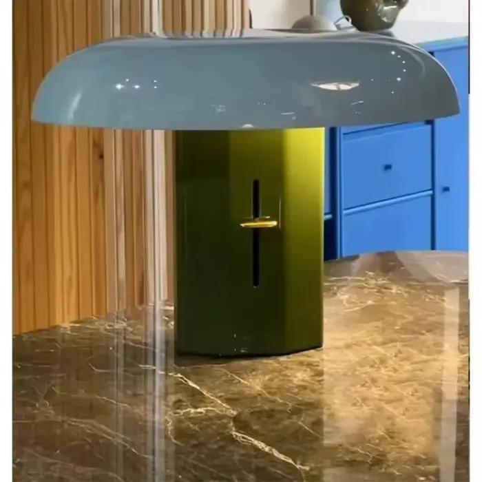 Lampe de table italienne Montera