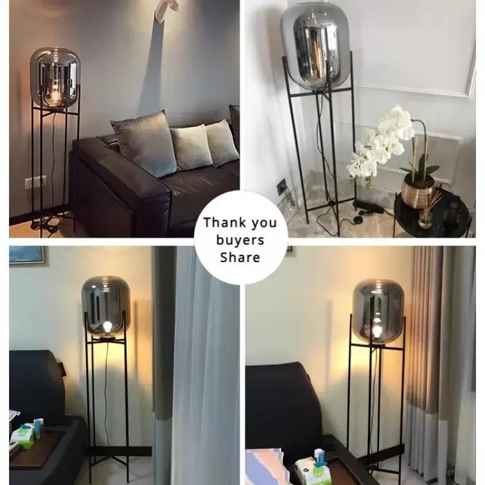 Lampadaire à quatre pieds en verre gris fumé