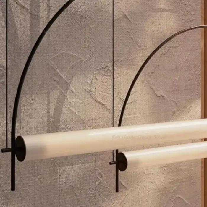 Lampe suspendue en forme d'arc