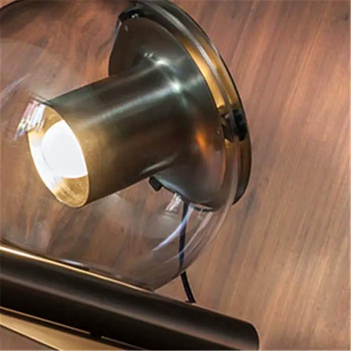 Lampe de table en boule de verre design nordique minimaliste et créatif post-moderne idéal pour chambre à coucher ou bar avec finition chromée et ampoules LED