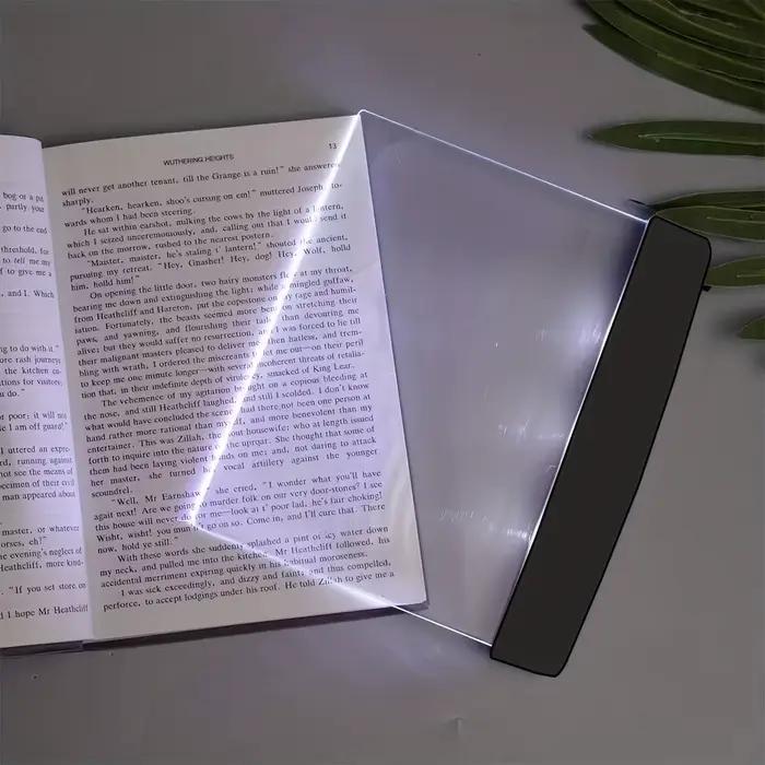 Lampe de lecture LED NEWBIRTH portable avec piles AA non incluses pour lecture au lit, voyage, voiture, protection des yeux et création d'ambiance nocturne pour détente et sommeil
