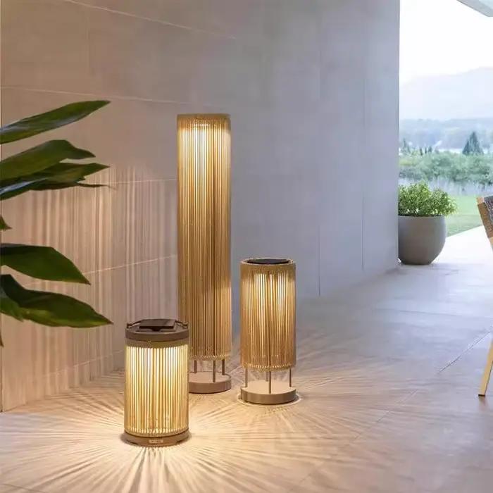 Lampe sur pied en rotin nordique