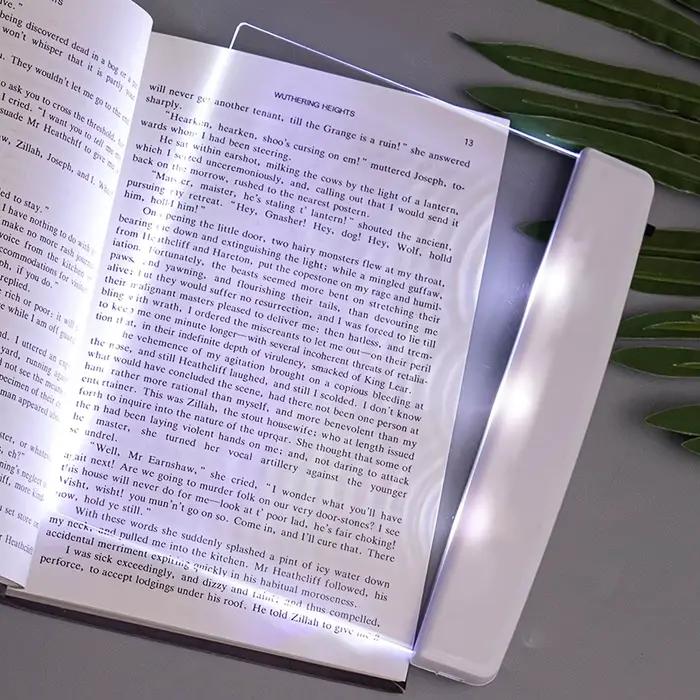 Lampe de lecture LED NEWBIRTH portable avec piles AA non incluses pour lecture au lit, voyage, voiture, protection des yeux et création d'ambiance nocturne pour détente et sommeil