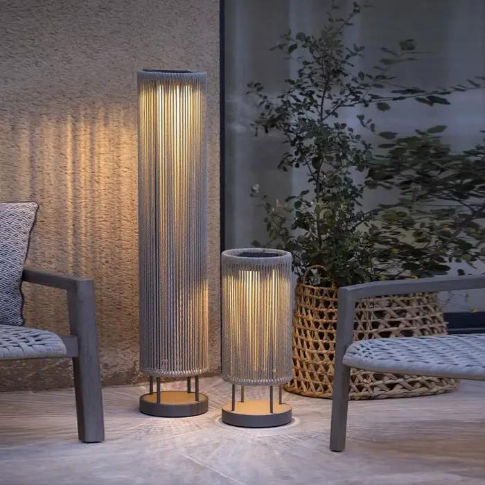 Lampe sur pied en rotin nordique
