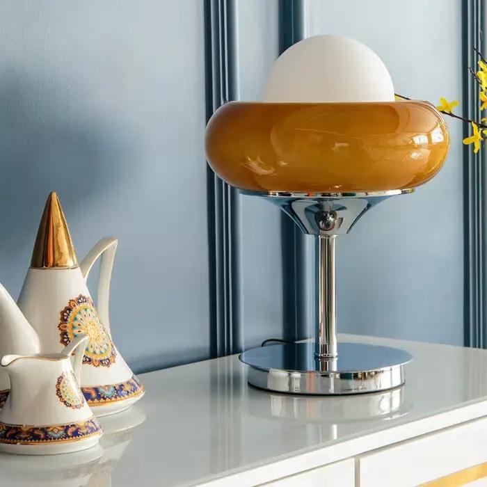 Lampe de table Guzzini au design rétro moderne
