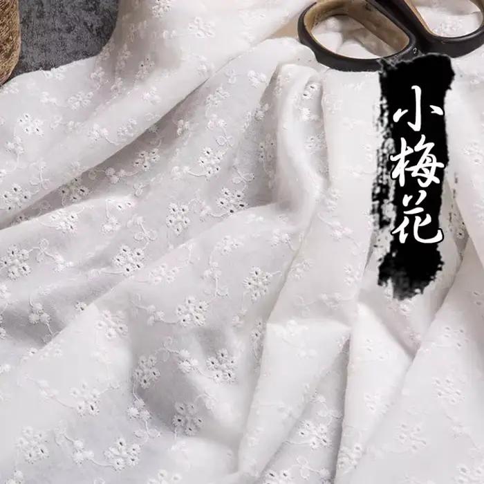 Tissu en dentelle brodée blanche, 100% au mètre, coton, robes de mariée, jupes, vêtements, couture, fleur, gril creux, cour de brocart