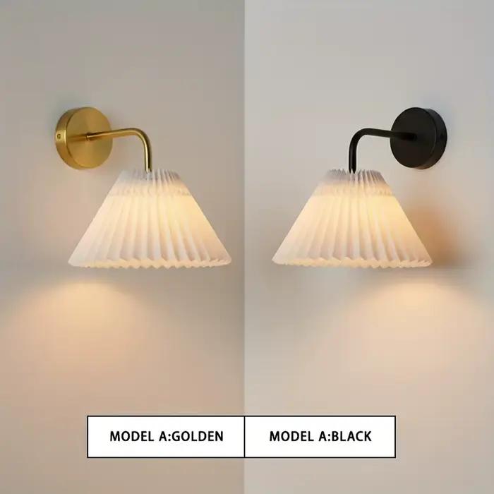 Appliques murales modernes et simples à LED en métal avec abat-jour plissé incurvé