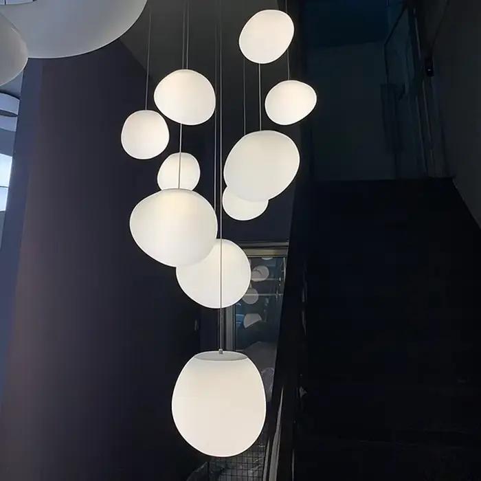 Lampe LED Suspendue en Verre Blanc au Design Gregg