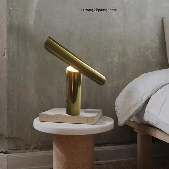 Lampe de bureau à ampoule LED design pour chambre d'hôtel