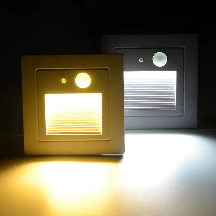 Lampe murale encastrée à capteur de mouvement avec design moderne pour éclairer et sécuriser votre intérieur à la maison ou dans les espaces publics comme la salle à manger, la chambre à coucher et l'entrée