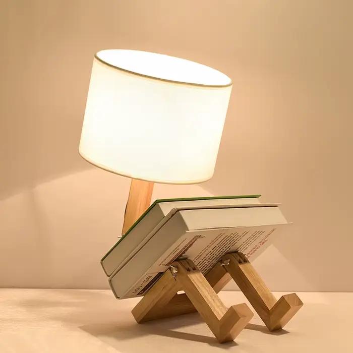 Lampe de Table créative en forme de Robot en bois