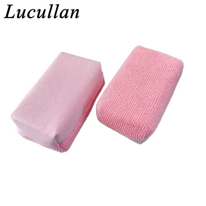 L'applicateur de revêtement Lucullan 2 en 1 utilise une éponge plus dure et un tissu imperméable pour réduire les déchets liquides