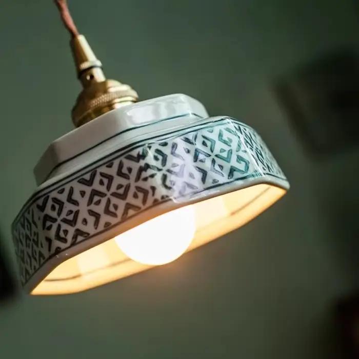 Lampe suspendue en céramique peinte Wabi Sabi