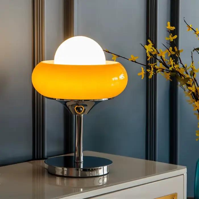 Lampe de table Guzzini au design rétro moderne