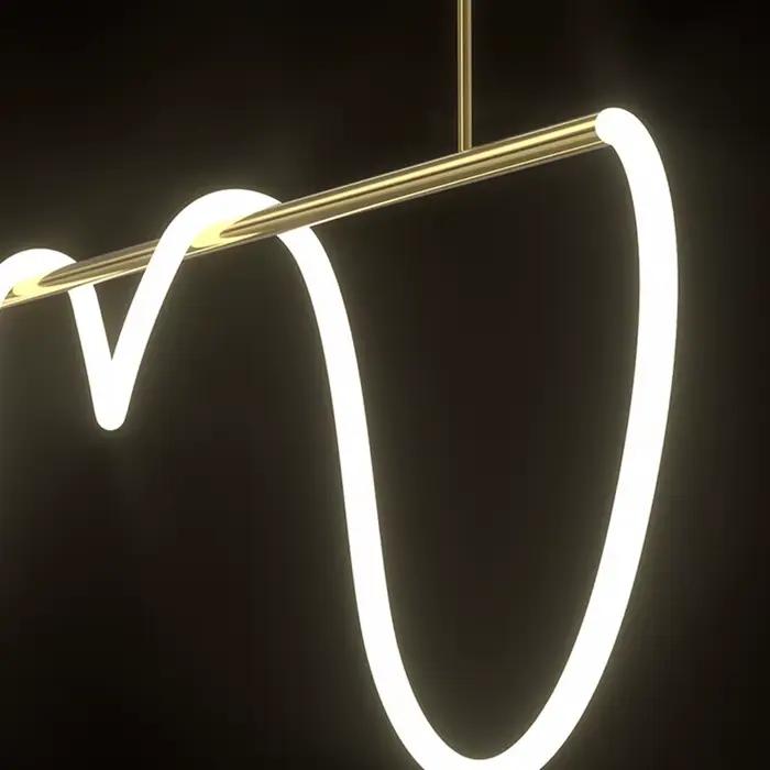 Suspension luminaire moderne en acier poli avec abat-jour coloré pour éclairage doux et design contemporain pour salon et salle à manger