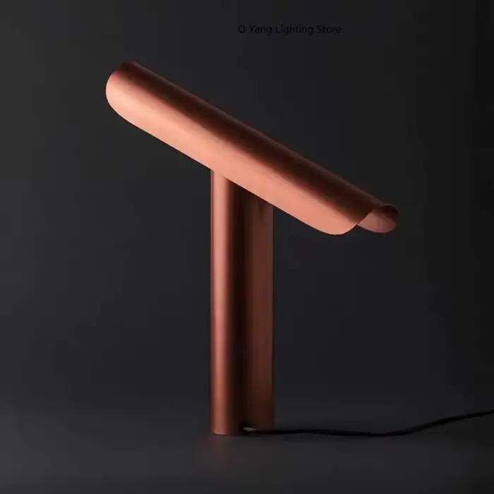 Lampe de bureau à ampoule LED design pour chambre d'hôtel