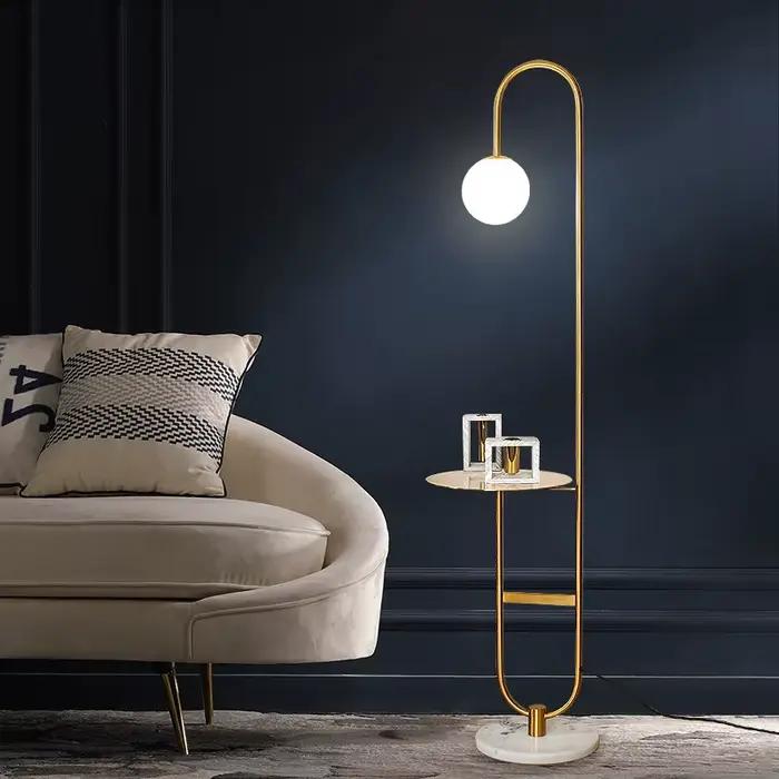 Lampe LED autoportante en marbre noir doré avec table ronde