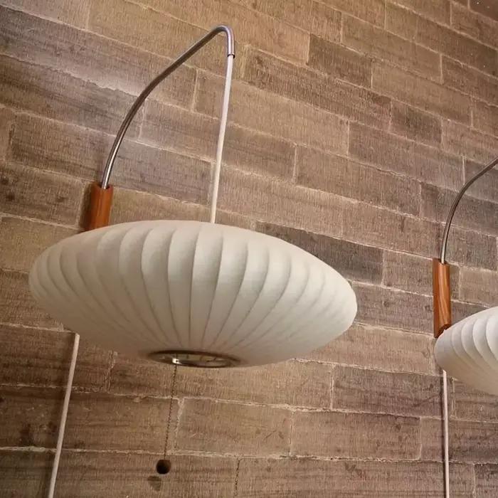 Lampe murale japonaise en soie tissée à la main