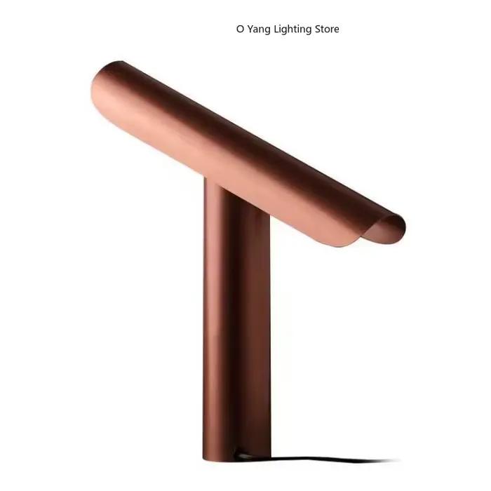 Lampe de bureau à ampoule LED design pour chambre d'hôtel