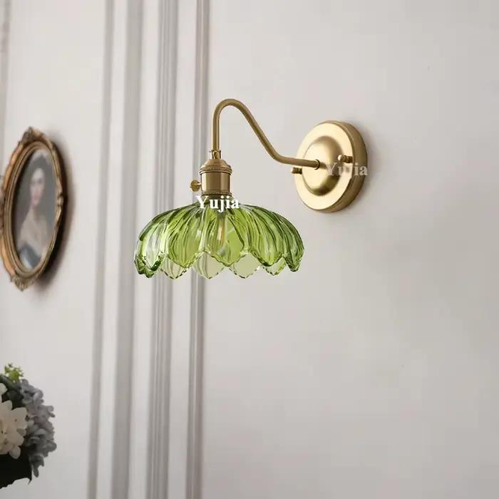 Applique murale traditionnelle en laiton nordique avec abat-jour en verre, applique murale élégante, luminaire avec interrupteur, décoration d'intérieur